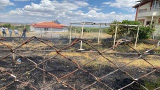 Bahçede çıkan yangın evlere sıçramadan söndürüldü