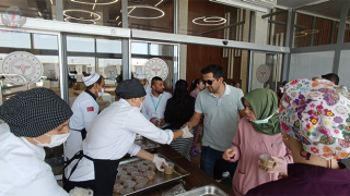 BAŞHEKİM SÖNMEZ’DEN VATANDAŞLARA AŞURE İKRAMI