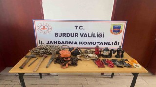 Burdurda jandarmanın kaçakçılık ve uyuşturucu operasyonlarında 4 kişi tutuklandı