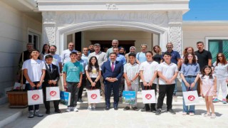 Depremin yaralarının sarıldığı Hataydan çıkan 10 LGS birincisi ödüllendirdi