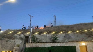 Düğünde atılan havai fişekler yangına sebep oldu