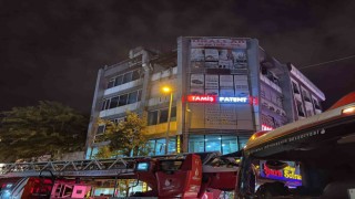 Esenyurtta 4 katlı binada korkutan yangın kamerada