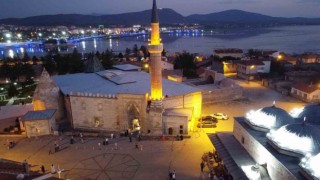 Eşrefoğlu Camisini tatilde 21 bin 801 kişi ziyaret etti