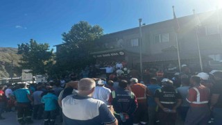 Eti Krom işçileri, çalışma şartlarının düzeltilmesi için eylem başlattı