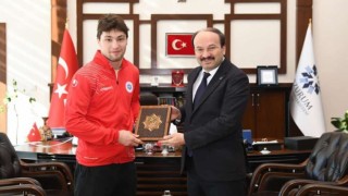 ETÜlü Muhammed Ali Olimpiyat vizesi aldı