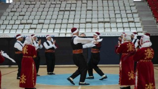 Genç yetenekler, halk oyunlarında hünerlerini sergiledi