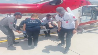 Göğüs ağrısı şikayeti olan hasta için helikopter ambulans havalandı