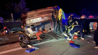 Gönende feci kaza... İki araç kafa kafaya çarpıştı: 1 ölü, 2 yaralı