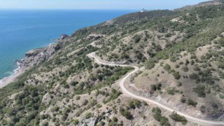 Hatay Büyükşehir Belediye ekipleri Arsuz ilçesinde yol, bakım ve onarım çalışmalarına başladı