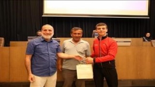 İnegölün başarılı gençleri mecliste ağırlandı