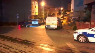 İstanbulda sokak ortasında iki grup arasında çatışma çıktı: 3 yaralı