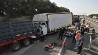 Kamyonet, buğday yüklü römorka arkadan çarptı: 3 ölü, 1 yaralı