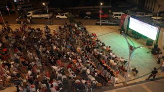 Koçarlılılar çeyrek final heyecanını dev ekranda hep birlikte yaşadı