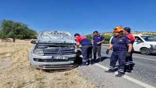 Mardinde kamyonet ile hafif ticari araç çarpıştı: 2 yaralı