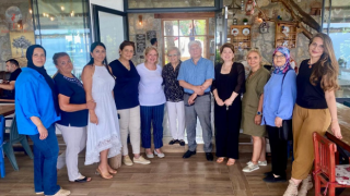 MUHTAÇ ÇOCUKLAR YARARINA KAHVALTI