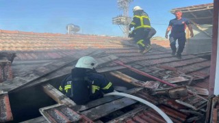 Mutfakta çıkan yangın evi kullanılmaz hale getirdi