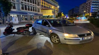 Otomobile çarpan elektrikli bisiklet sürücüsü yaralandı