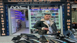 Refüje çarpan motosikletin sürücüsü hayatını kaybetti