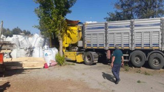 Refüjü aşan tır iş yerine daldı: 1 yaralı