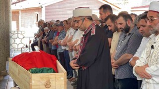 Rizede silahlı kavgada hayatını kaybeden eski belediye başkanı toprağa verildi