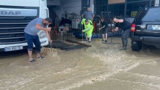 Sağanak sonrası sanayi sitesinde işyerlerini su bastı