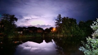 Sakaryada şimşekler geceyi aydınlattı