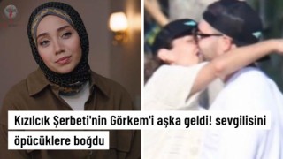 Sevgilisini öpücüklere boğdu