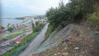 Trabzonda tehlikeli yamaca çelik ağlı önlem