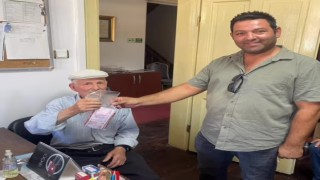 Tuvalette bulduğu 10 bin lirayı sahibine teslim etti