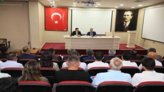 Vali Çelik 6 saat muhtarların sorunlarını dinledi