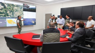 Vali Pehlivan, yangın yönetim merkezinde incelemelerde bulundu