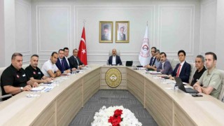 Vali yardımcılarıyla haftalık değerlendirme toplantısı