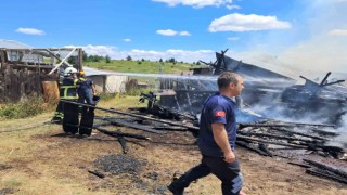 Yayla evi küle döndü
