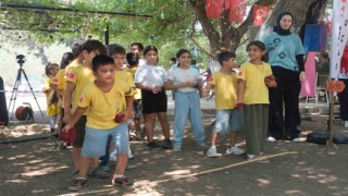 40 çocuğun tablet mutluluğu yürekleri ısıttı