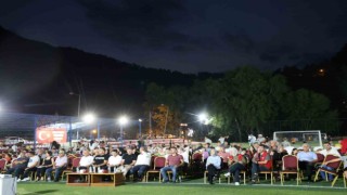 Adanada açık hava sinemasında Aybüke, Öğretmen Oldum Ben filmi gösterildi