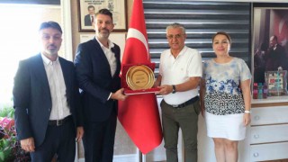 ADP Başkanı Özkırmızı: Kemer Belediyesinin eğitim alanındaki başarılı çalışmalarını takdir diyorum