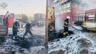Antakya’da kamyonette başlayan yangın malzeme dolu konteynıra sıçradı