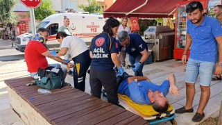 Antalyada 2 otomobil çarpıştı, sürücüler yaralandı