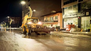 Burdurda etkili olan sağanak yağış nedeniyle yollar göle döndü