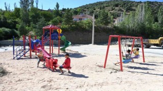 Çektikleri video ile köylerine oyun parkı isteyen çocukların isteği yerine geldi