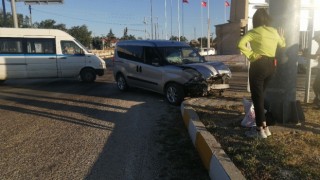 Ispartada hafif ticari araç ile cip çarpıştı: 1 yaralı