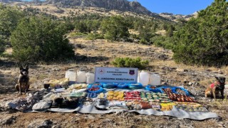 Kahramanmaraşta terör operasyonunda yaşam malzemeleri ele geçirildi