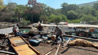 Kemer Balıkçı Barınağındaki kaçak yapılar kaldırıldı