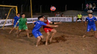 Manavgatta plaj futbolu heyecanı başladı