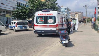 Motosiklet sürücüsü ve yolcu ölümden kılpayı kurtuldu kamyonet sürücüsü firar etti