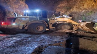 Onikişubat kırsalında heyelandan kapanan yollar trafiğe açılıyor