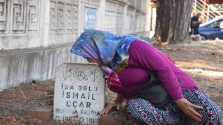 Sahipsiz çocuk mezarının altından göz yaşartan dram çıktı