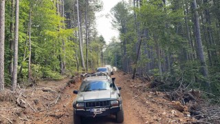 Şehit babaları ve gaziler, 2 bin 200 rakımlı Keldaz Dağının zirvesinde zafer coşkusunu yaşadı