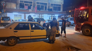 Seyir halindeki aracın motor kısmı alev aldı