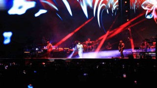 Tarkan ve Ceza, Antalyalı hayranlarıyla buluştu